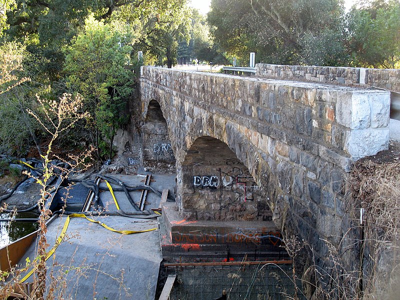 File:Napa River Bridge on Zinfandel Lane, St. Helena, CA 10-9-2011 5-36-22 PM.JPG