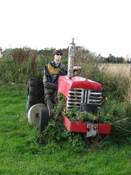 File:New use for old tractor - geograph.org.uk - 1016597.jpg