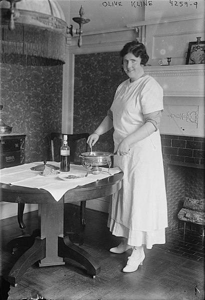 File:Olive Kline in 1917 at her home.jpg