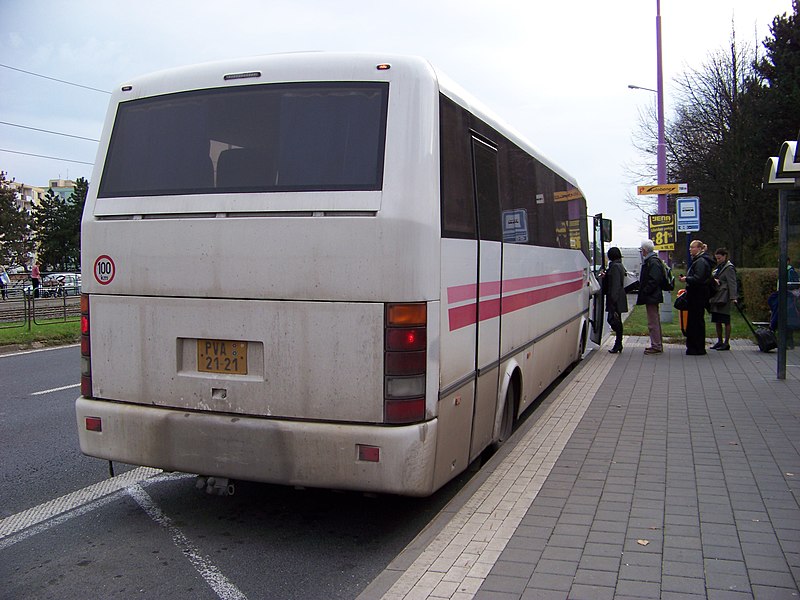 File:Olomouc, Fakultní nemocnice, SOR LC 10,5, FTL.jpg