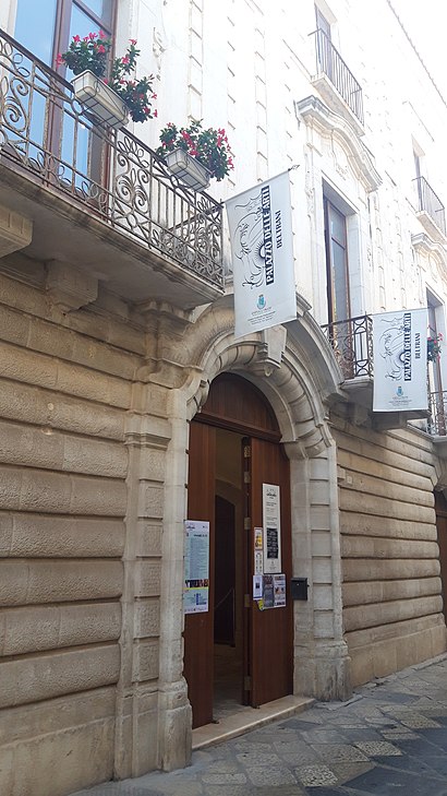 Come arrivare a Palazzo delle Arti Beltrani - Pinacoteca Ivo Scaringi con i mezzi pubblici - Informazioni sul luogo