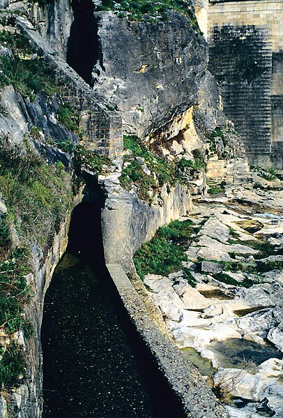 File:Patones, Canal de Cabarrús (1996) 05.jpg