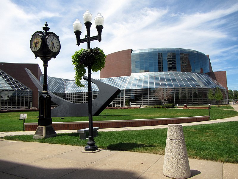 File:Peoria Civic Center - panoramio.jpg