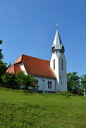 Petrovce - Kostol Najsvätejšej Trojice -1.jpg