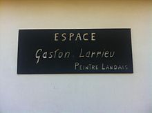 Plaque Espace Gaston-Larrieu Saint-Martin-de-Seignanx.JPG