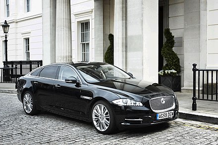 Черные машины найти. Ягуар XJ 2010 черный. Jaguar XJ Sentinel. Prime Minister Jaguar XJ. Jaguar XJ Black.