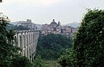 Blick über die Brücke auf Ariccia