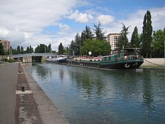 Portul canalului Dijon 0036.jpg