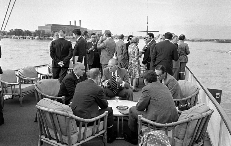 File:President Gerald Ford Holds a Cabinet Meeting Aboard the USS Sequoia.jpg