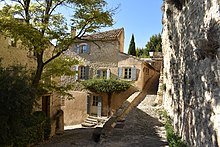 Ruelles à Gordes. Septembre 2018.