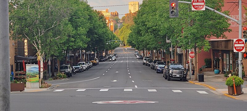 File:Pullman WA Main Street May 2023.jpg