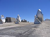 L'antenna-interferometro dell'Institut de radioastronomie millimétrique al Plateau de Bure