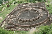 Restos del templo circular de Bairat, c.  250 a.  Una estupa estaba ubicada en el centro.