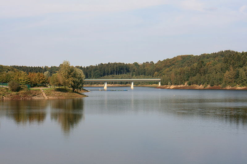 File:Remscheid-Radevormwald - Kräwinklerbrücke (Bilstein) 02 ies.jpg