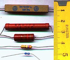 Different types of resistors, i.e. electrical components characterized above all by precisely defined electrical resistance.