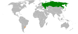 Mapa que indica las ubicaciones de Rusia y Uruguay