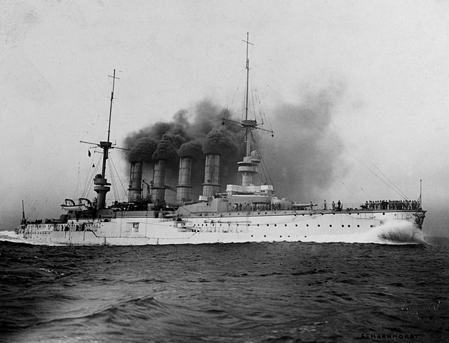 Scharnhorst steaming at high speed, c. 1907–1908