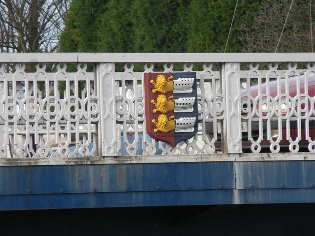 The Sandwich Toll Bridge, showing the town's coat of arms