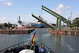 Klappbrücke über den Verbindungskanal vom Neuen Hafen zum Kaiserhafen