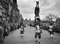 Sint-Nicolaas tijdens de intocht op het Damrak, 14 november 1959