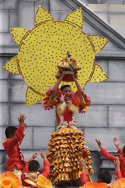 File:Sinulog 2010 Harrywad11.JPG