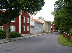 Улица Smedjebacken Church Street в июле 2009 г.