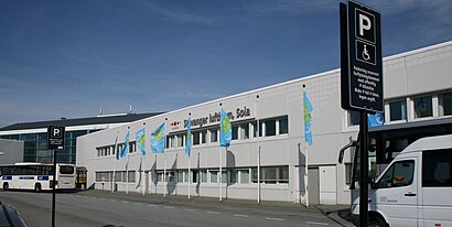 Hvordan komme seg til Stavanger Lufthavn, Sola med offentlig transport - Om stedet
