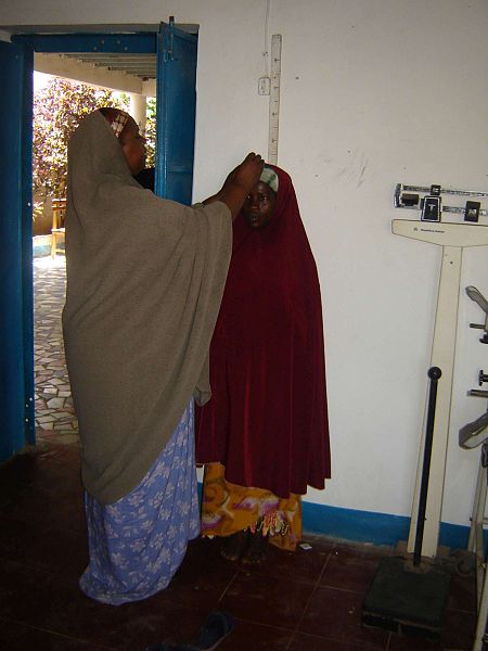 File:Somalia, Merka- 2004- centro di salute materno-infantile (2).jpg