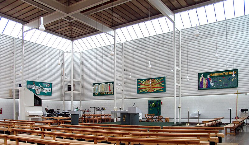 File:St Joseph the Worker, Northolt - East end - geograph.org.uk - 3480583.jpg