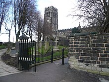 Gereja St Lawrence Pintu Gerbang dan jalan Setapak - geograph.org.inggris - 338044.jpg