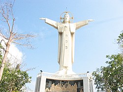 Statue of Jesus in Vung Tau.jpg