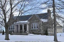 A Stratham Historical Society, situada no antigo edifício da Wiggin Memorial Library