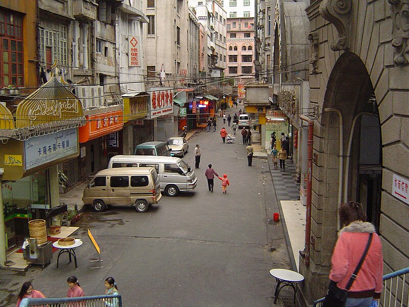 File:Street in Guangzhou.jpg