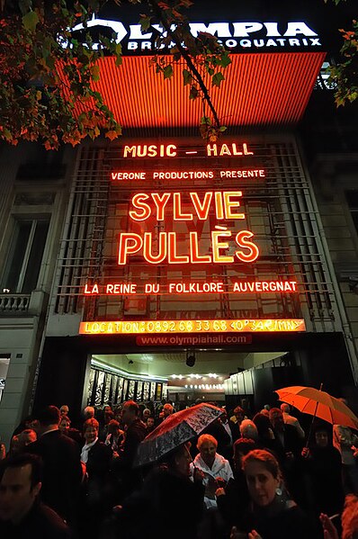 File:Sylvie Pulles à l'Olympia .jpg