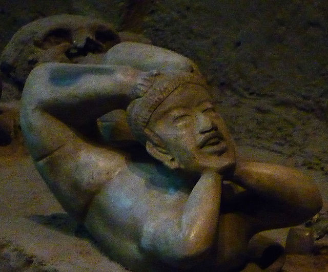 Another acrobat figurine from Tlatilco