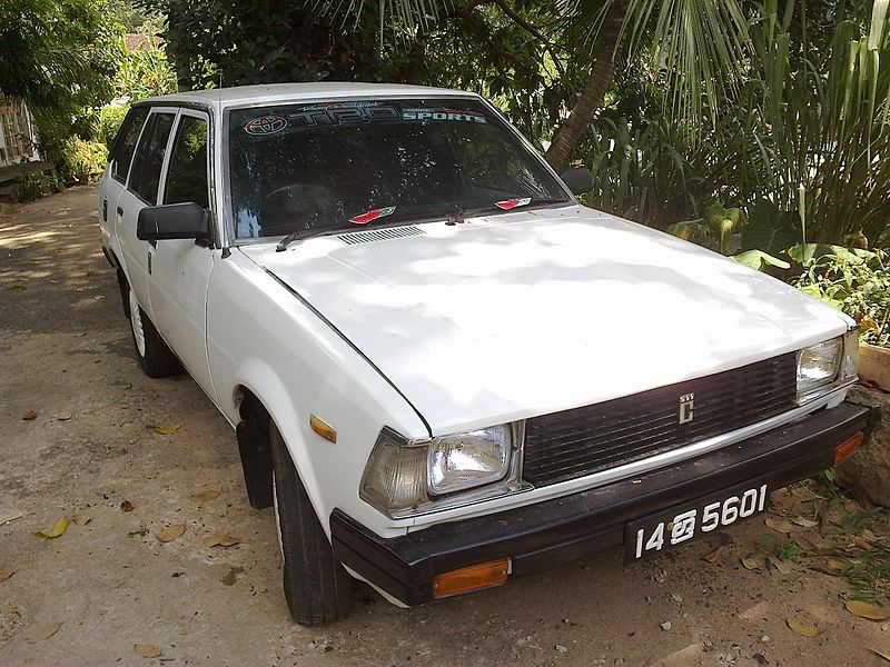 800px-Toyota_Corolla_Wagon_KE-70_%281980