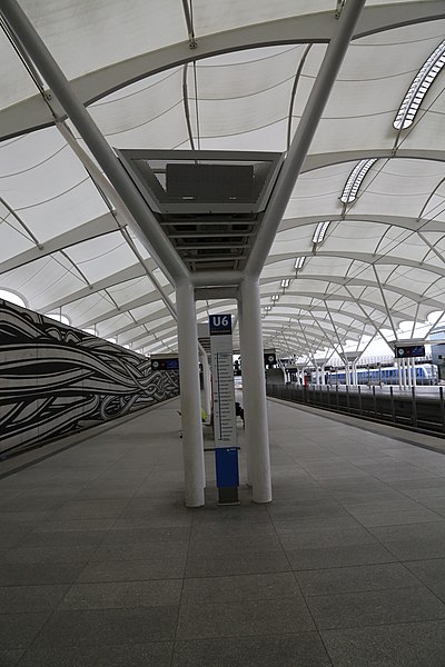 File:U-Bahn Fröttmaning 2018 18.jpg