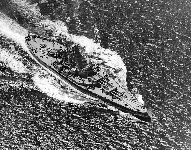 640px-USS_South_Dakota_USNHC_-_80-G-466247.jpg