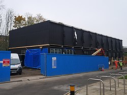 Installed between the 9th and 12th of November, work on securing and furnishing the modular Centre of Excellence for Data Science, Al, and Modelling (DAIM) building is now well underway at the University of Hull.
