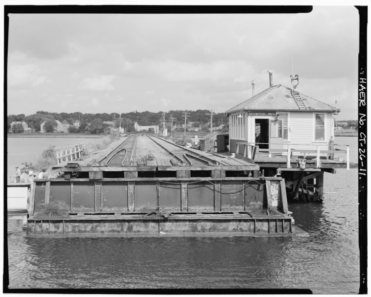 File:VIEW, LOOKING NORTHEAST, SHOWING BRIDGE APPROACH AND OPERATOR'S HOUSE - New York, New Haven and Hartford Railroad, Mystic River Bridge, Spanning Mystic River between Groton and HAER CONN,6-GROT,1-11.tif