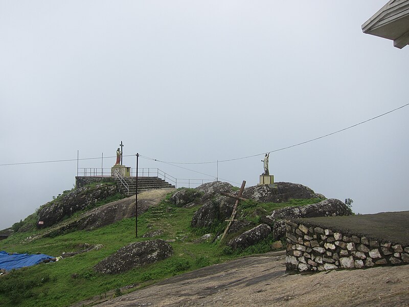 File:Vagamon Kurisumala - വാഗമൺ കുരിശുമല 04.jpg