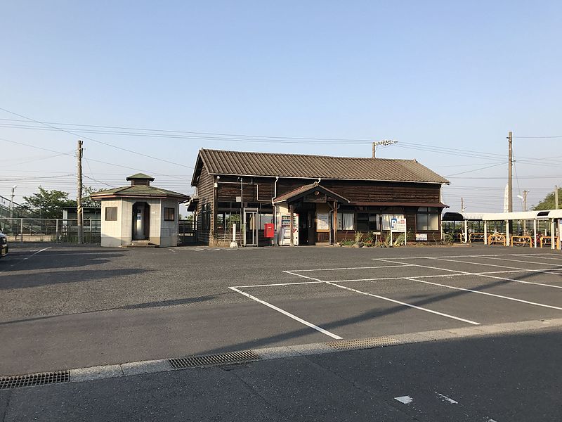 File:View of Buzen-Shoe Station.jpg