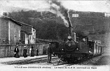 Ville-sur-Jarnioux (31174897417) .jpg