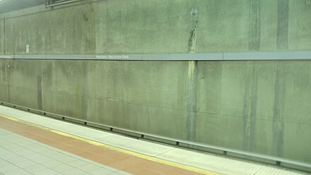 Westlake/MacArthur Park Metro B & D Lines station platform.