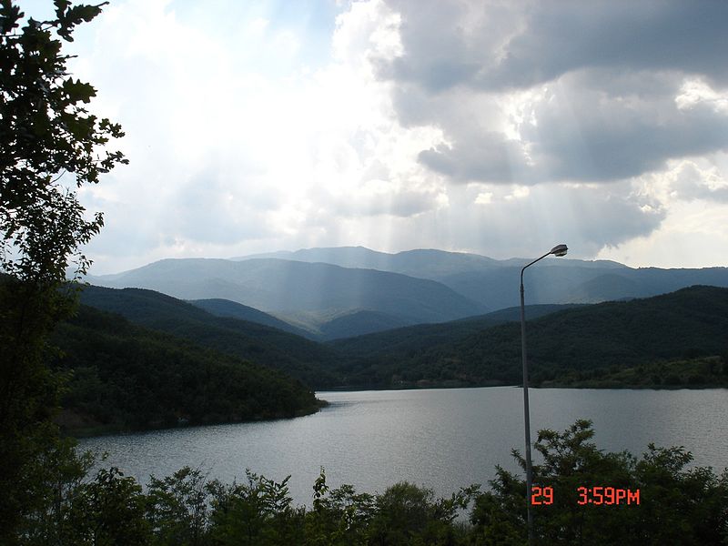 File:Αλιάκμονας την Άνοιξη - Haliacmon during Spring 03.jpg