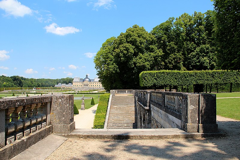 Fichier:0 Vaux-le-Vicomte - Le château vu de la terrasse du Confessionnal.JPG