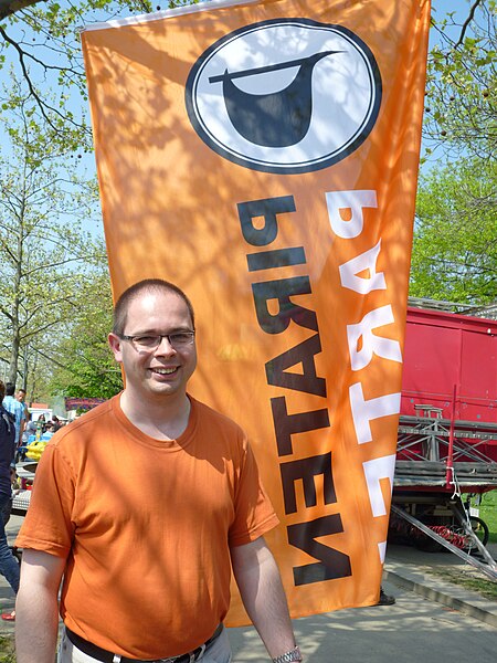 File:1. Mai 2012 Klagesmarkt300.jpg