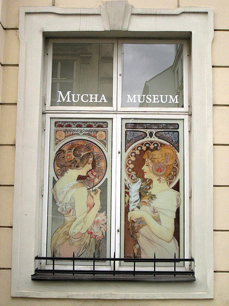 File:191 Museu Mucha, finestra.jpg