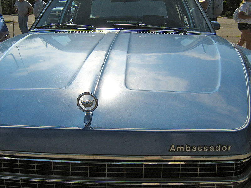 File:1974 AMC Ambassador sedan blue-white Kenosha-h.jpg