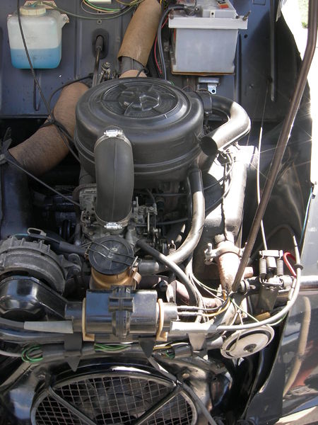 File:1974 Citroen 2CV engine.jpg